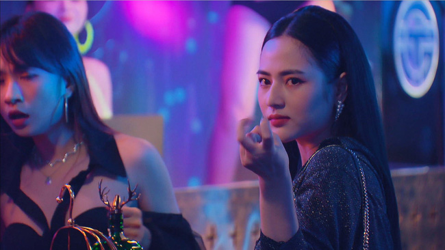 Hương vị tình thân: Thiên Nga vẫn chơi chiêu bẩn, đối đầu Nam ở quán bar, Nam biểu cảm 'chị lại sợ cưng quá!' - 3 Hương vị tình thân: Thiên Nga vẫn chơi chiêu bẩn, đối đầu Nam ở quán bar, Nam biểu cảm 'chị lại sợ cưng quá!' - 3