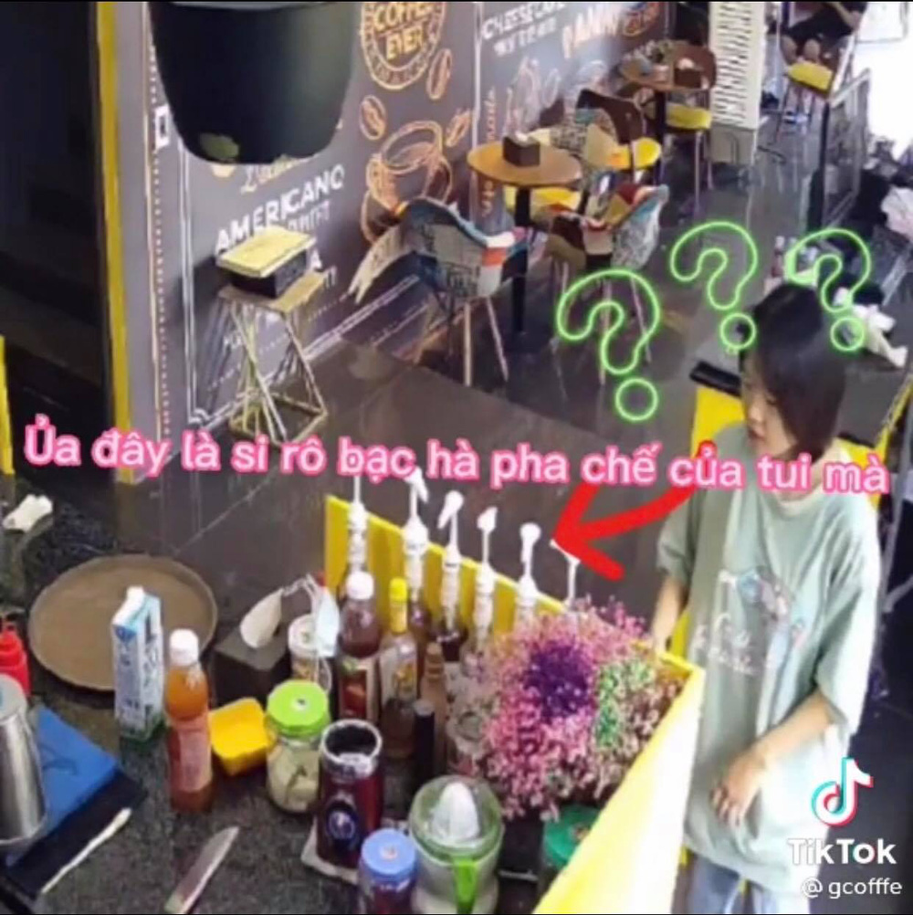 Ra khỏi quán cafe, người phụ nữ liền sát khuẩn tay nhưng sự hoang mang của nhân viên khiến tất cả thấy sai sai - 2 Ra khỏi quán cafe, người phụ nữ liền sát khuẩn tay nhưng sự hoang mang của nhân viên khiến tất cả thấy sai sai - 2