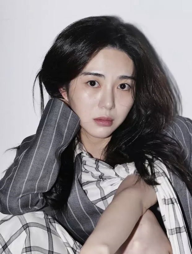 Mina (AOA) hồi tỉnh sau 5 ngày điều trị vì tự tử lần 4, nhưng động thái mới khiến dân tình 'quay xe' 180 độ vì ngán ngẩm - 2 Mina (AOA) hồi tỉnh sau 5 ngày điều trị vì tự tử lần 4, nhưng động thái mới khiến dân tình 'quay xe' 180 độ vì ngán ngẩm - 2