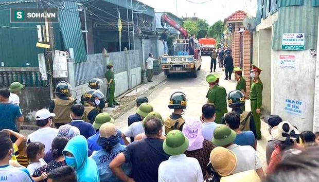 Video: Cận cảnh chuồng trại nuôi nhốt 17 con hổ lớn vừa bị công an triệt phá Video: Cận cảnh chuồng trại nuôi nhốt 17 con hổ lớn vừa bị công an triệt phá
