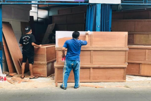 Nghề đóng quan tài trong đại dịch Covid-19 tàn khốc ở Indonesia Nghề đóng quan tài trong đại dịch Covid-19 tàn khốc ở Indonesia