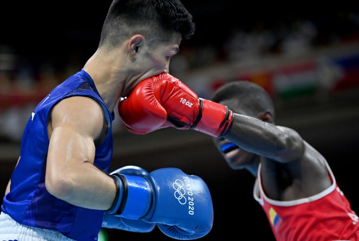 Võ sĩ Nhật Bản vẫn giành chiến thắng tại Olympic Tokyo dù bị đấm đến 'suýt chết', phải rời nhà thi đấu trên xe lăn - 3 Võ sĩ Nhật Bản vẫn giành chiến thắng tại Olympic Tokyo dù bị đấm đến 'suýt chết', phải rời nhà thi đấu trên xe lăn - 3