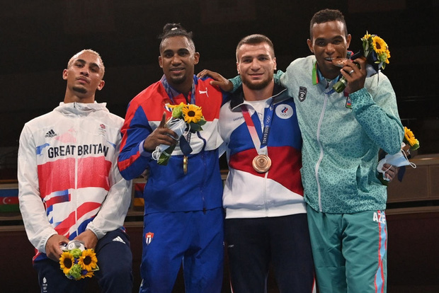 Võ sĩ 'vô cảm', không thèm đeo huy chương bởi chỉ về nhì tại Olympic, hành động khiến dân tình tranh cãi dữ dội - 1 Võ sĩ 'vô cảm', không thèm đeo huy chương bởi chỉ về nhì tại Olympic, hành động khiến dân tình tranh cãi dữ dội - 1