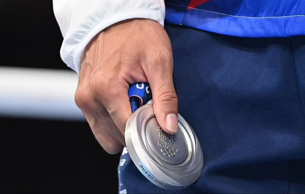 Võ sĩ 'vô cảm', không thèm đeo huy chương bởi chỉ về nhì tại Olympic, hành động khiến dân tình tranh cãi dữ dội - 2 Võ sĩ 'vô cảm', không thèm đeo huy chương bởi chỉ về nhì tại Olympic, hành động khiến dân tình tranh cãi dữ dội - 2