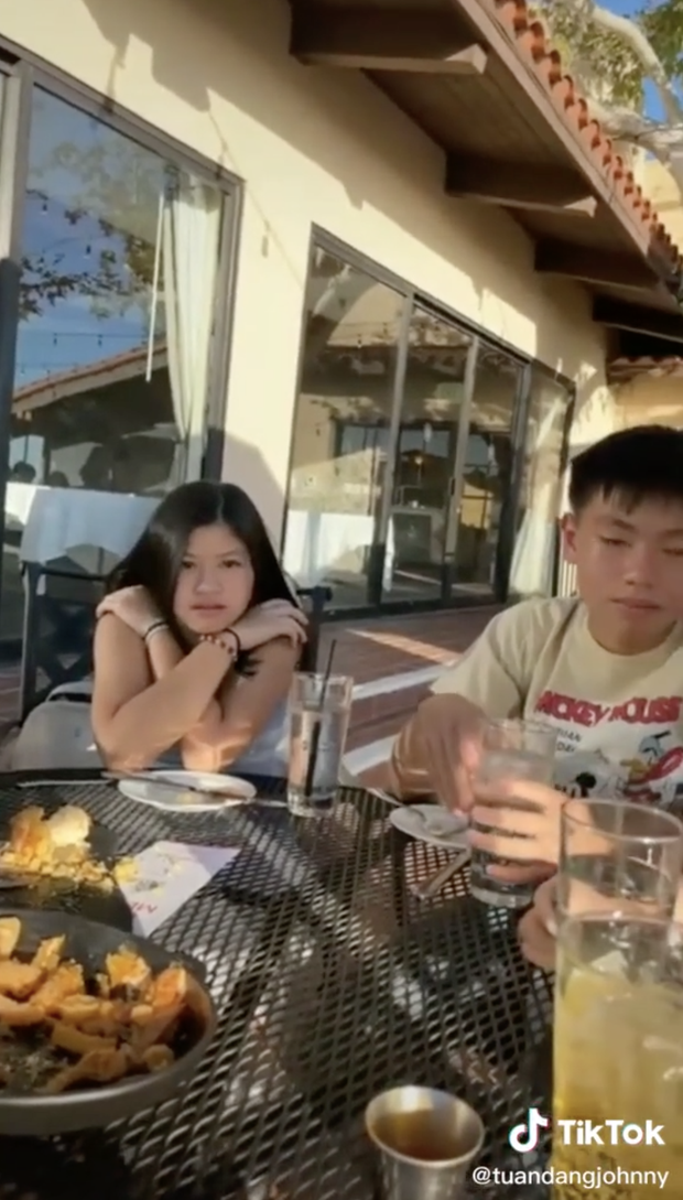 Triệu phú kim cương Johnny Dang lần đầu khoe con gái, nhan sắc của ái nữ gây chú ý - 2 Triệu phú kim cương Johnny Dang lần đầu khoe con gái, nhan sắc của ái nữ gây chú ý - 2