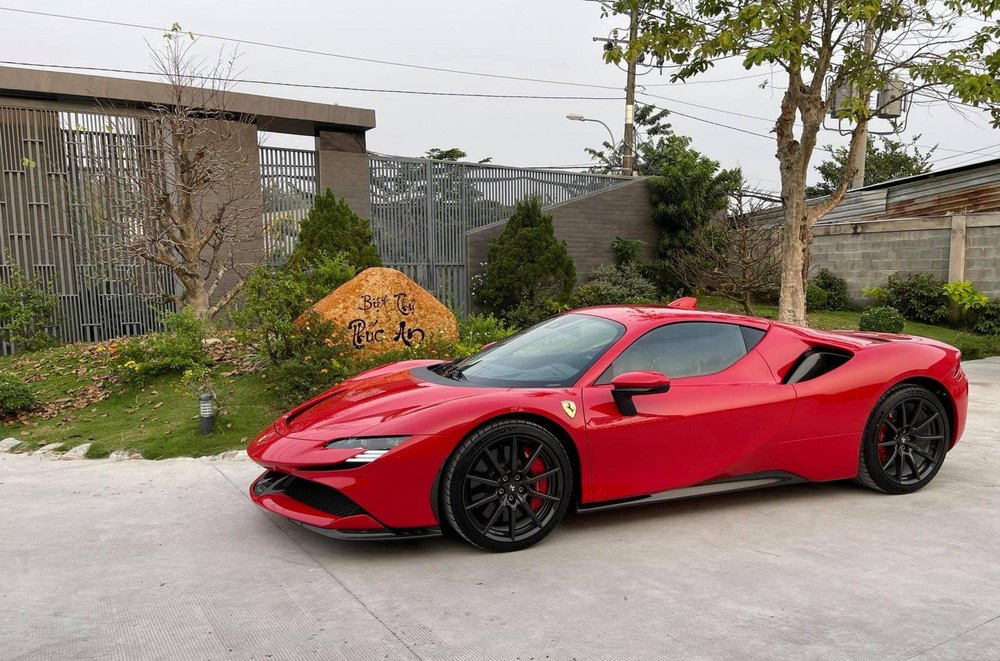 Đại gia 'Vinh cái bang' - người vừa 'tậu' Lamborghini màu xanh độc nhất Việt Nam giàu cỡ nào? - 5 Đại gia 'Vinh cái bang' - người vừa 'tậu' Lamborghini màu xanh độc nhất Việt Nam giàu cỡ nào? - 5