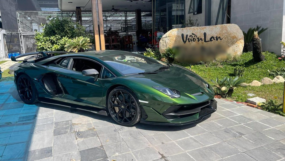 Đại gia 'Vinh cái bang' - người vừa 'tậu' Lamborghini màu xanh độc nhất Việt Nam giàu cỡ nào? Đại gia 'Vinh cái bang' - người vừa 'tậu' Lamborghini màu xanh độc nhất Việt Nam giàu cỡ nào?