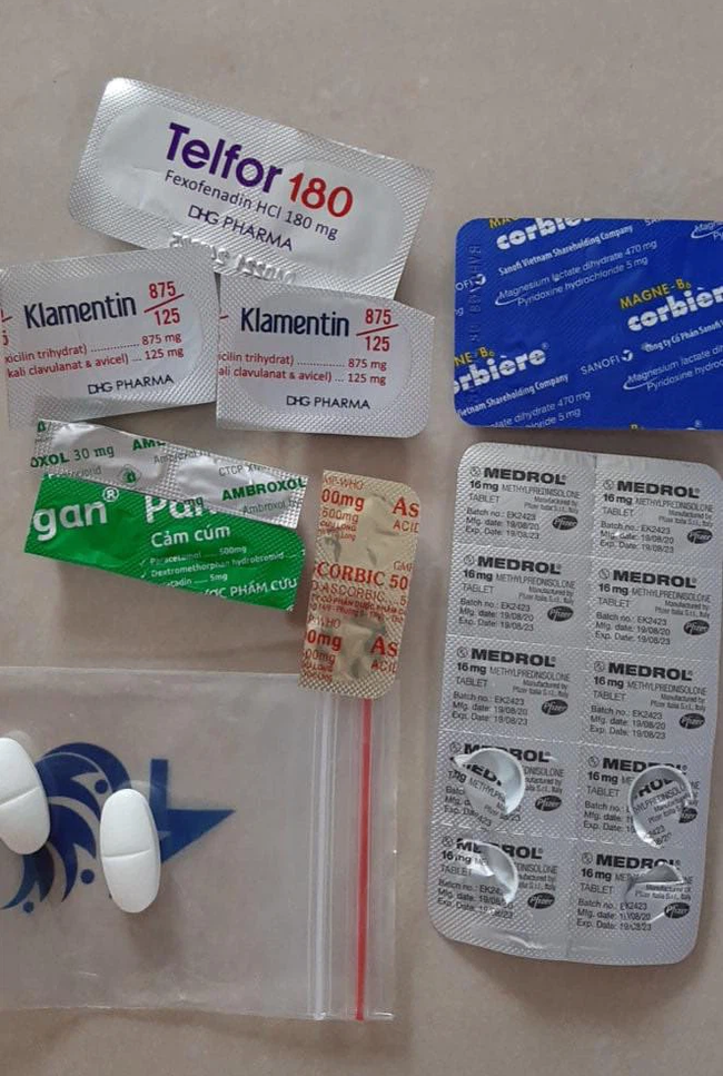 Ám ảnh Covid-19, nhiều người tự ý 'áp' ngay đơn thuốc điều trị F0 tại nhà để rồi nhận cái kết cay đắng! Ám ảnh Covid-19, nhiều người tự ý 'áp' ngay đơn thuốc điều trị F0 tại nhà để rồi nhận cái kết cay đắng!