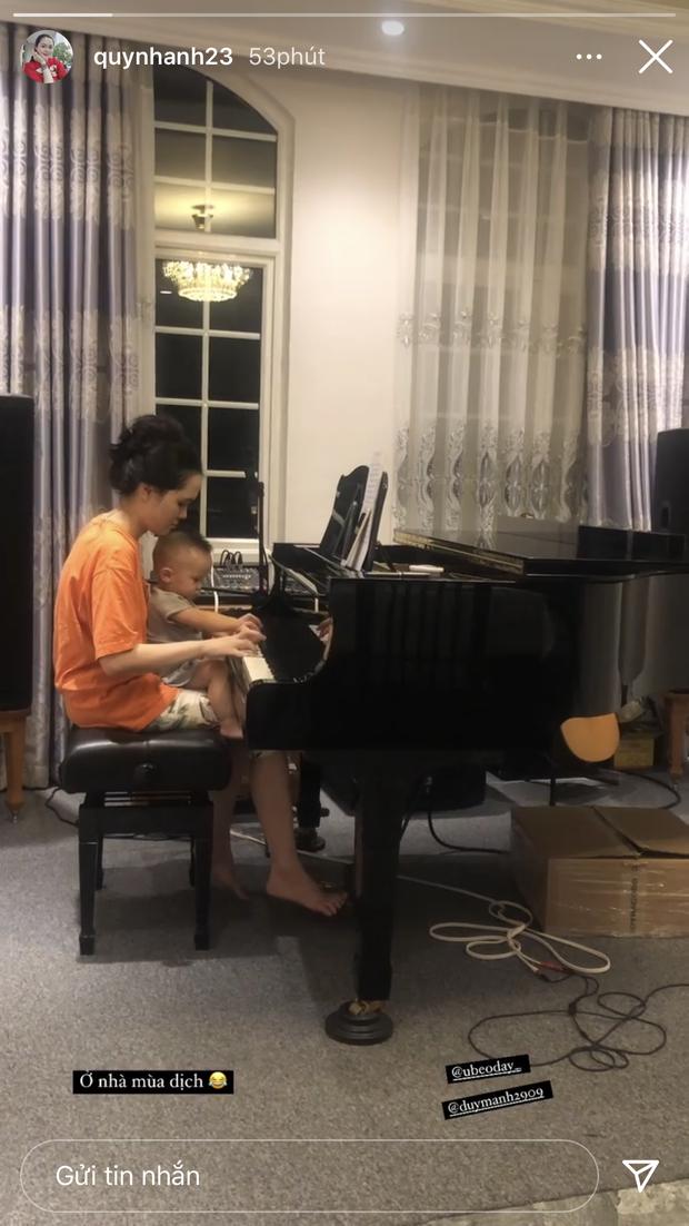 Khoảnh khắc 'công chúa béo' Quỳnh Anh xả vai về lại hình ảnh mẹ bỉm, chắc Duy Mạnh đã thấy quen cảnh này rồi! Khoảnh khắc 'công chúa béo' Quỳnh Anh xả vai về lại hình ảnh mẹ bỉm, chắc Duy Mạnh đã thấy quen cảnh này rồi!