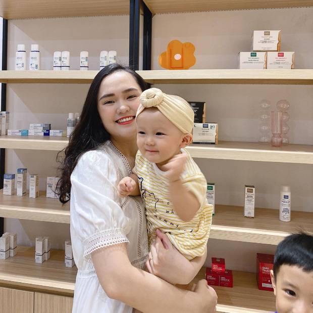 Khoảnh khắc 'công chúa béo' Quỳnh Anh xả vai về lại hình ảnh mẹ bỉm, chắc Duy Mạnh đã thấy quen cảnh này rồi! - 5 Khoảnh khắc 'công chúa béo' Quỳnh Anh xả vai về lại hình ảnh mẹ bỉm, chắc Duy Mạnh đã thấy quen cảnh này rồi! - 5