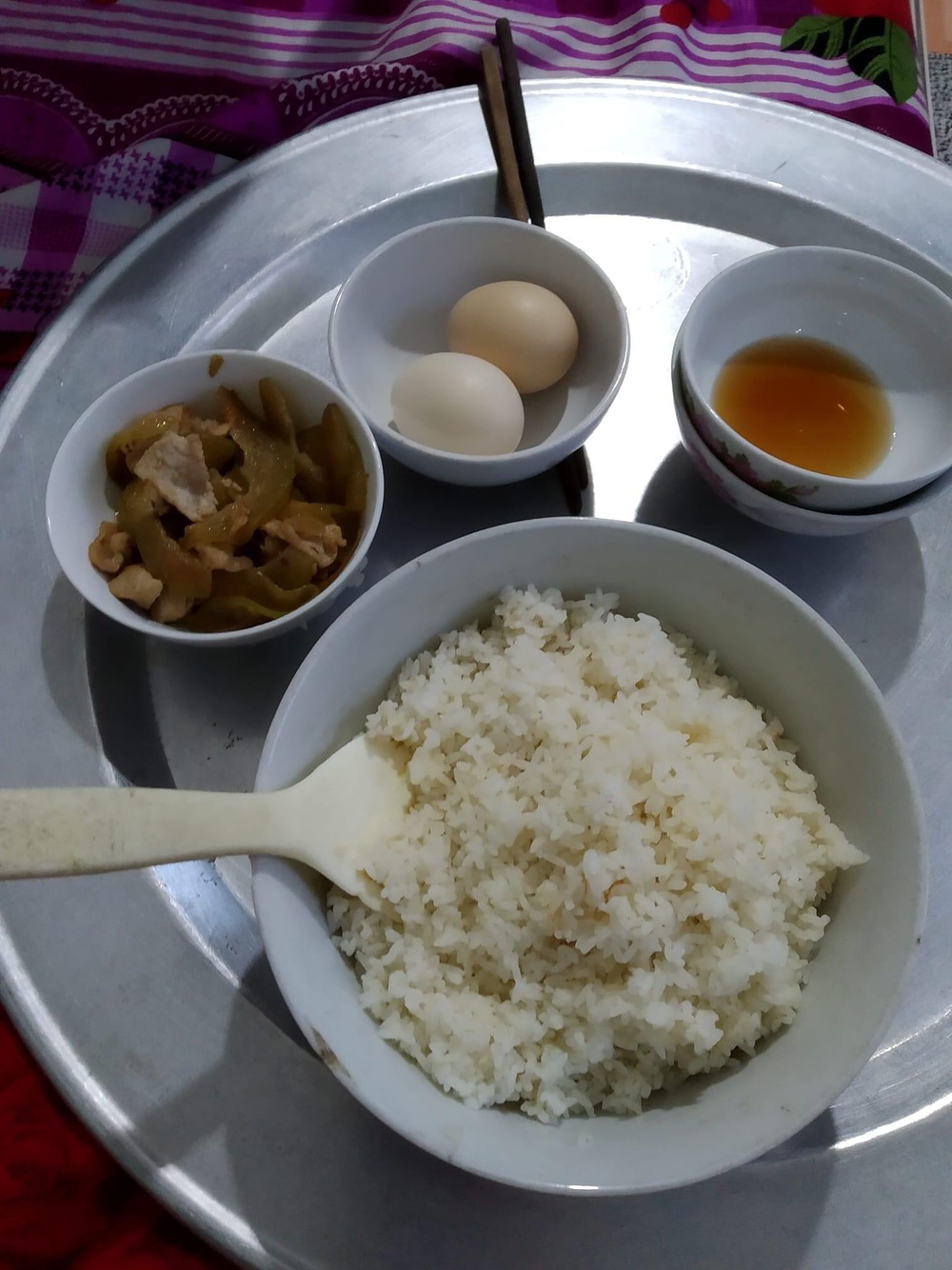 Gửi 10 triệu nhờ mẹ chồng nấu cơm cữ, nàng dâu 'rớt nước mắt' khi thấy 2 món ăn mỗi ngày - 3 Gửi 10 triệu nhờ mẹ chồng nấu cơm cữ, nàng dâu 'rớt nước mắt' khi thấy 2 món ăn mỗi ngày - 3
