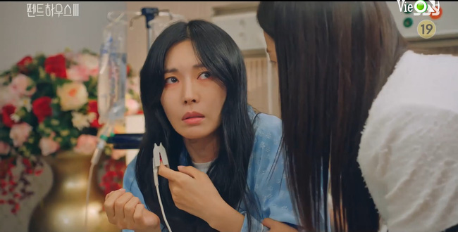 Cuộc chiến thượng lưu 3 tập 12: Ju Dan Tae và Su Ryeon bắn nhau bỏ mạng, Seo Jin vẫn còn sống nhưng hóa điên - 3 Cuộc chiến thượng lưu 3 tập 12: Ju Dan Tae và Su Ryeon bắn nhau bỏ mạng, Seo Jin vẫn còn sống nhưng hóa điên - 3