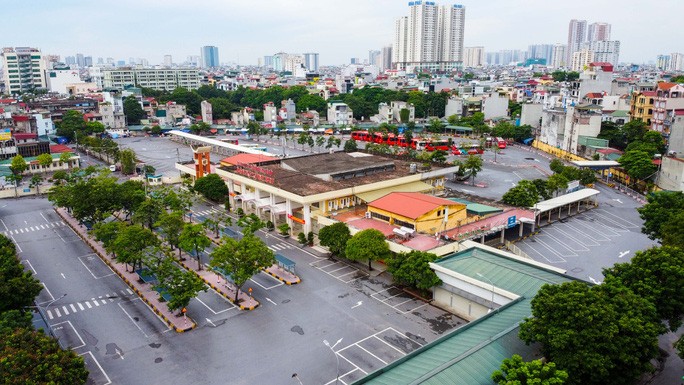 Hàng ngàn chiếc ôtô phơi nắng trong dịch Covid-19 Hàng ngàn chiếc ôtô phơi nắng trong dịch Covid-19