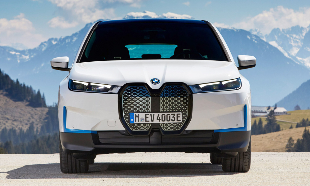 Ô tô điện BMW 'chơi trội' với loạt công nghệ 'khủng', sạc đầy đi 425 km khiến Tesla phải 'nể' - 1 Ô tô điện BMW 'chơi trội' với loạt công nghệ 'khủng', sạc đầy đi 425 km khiến Tesla phải 'nể' - 1