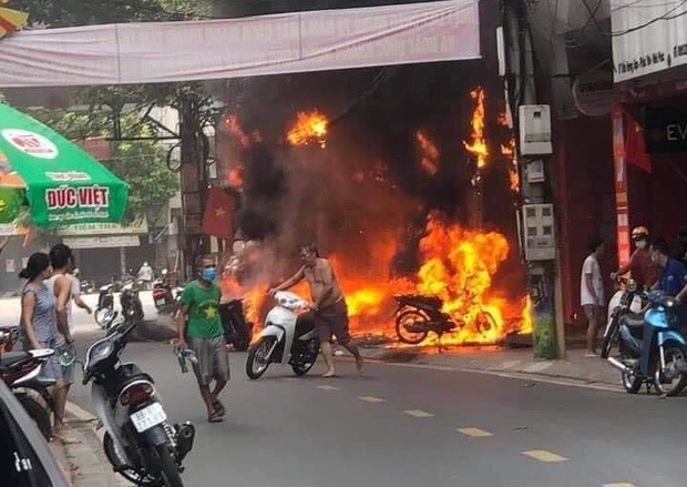 Lời khai kẻ ném thùng xăng kinh hoàng ở Vĩnh Phúc Lời khai kẻ ném thùng xăng kinh hoàng ở Vĩnh Phúc