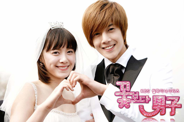 Bóc trần Kim Hyun Joong: Nam thần Vườn Sao Băng 'đè bẹp' Lee Min Ho, tuột dốc sau 1 đêm vì bê bối đánh bạn gái gãy xương sườn - 10 Bóc trần Kim Hyun Joong: Nam thần Vườn Sao Băng 'đè bẹp' Lee Min Ho, tuột dốc sau 1 đêm vì bê bối đánh bạn gái gãy xương sườn - 10