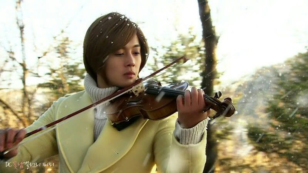Bóc trần Kim Hyun Joong: Nam thần Vườn Sao Băng 'đè bẹp' Lee Min Ho, tuột dốc sau 1 đêm vì bê bối đánh bạn gái gãy xương sườn - 8 Bóc trần Kim Hyun Joong: Nam thần Vườn Sao Băng 'đè bẹp' Lee Min Ho, tuột dốc sau 1 đêm vì bê bối đánh bạn gái gãy xương sườn - 8