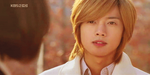 Bóc trần Kim Hyun Joong: Nam thần Vườn Sao Băng 'đè bẹp' Lee Min Ho, tuột dốc sau 1 đêm vì bê bối đánh bạn gái gãy xương sườn - 7 Bóc trần Kim Hyun Joong: Nam thần Vườn Sao Băng 'đè bẹp' Lee Min Ho, tuột dốc sau 1 đêm vì bê bối đánh bạn gái gãy xương sườn - 7