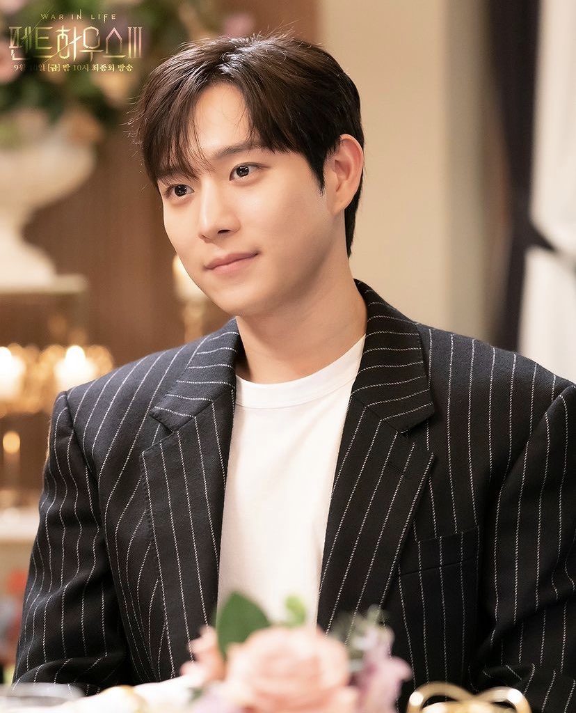 Cuộc chiến thượng lưu tập cuối phần 3: Ro Na và Seok Hoon trao nhau nụ hôn kẹo ngọt, happy ending cho đôi gà bông - 3 Cuộc chiến thượng lưu tập cuối phần 3: Ro Na và Seok Hoon trao nhau nụ hôn kẹo ngọt, happy ending cho đôi gà bông - 3