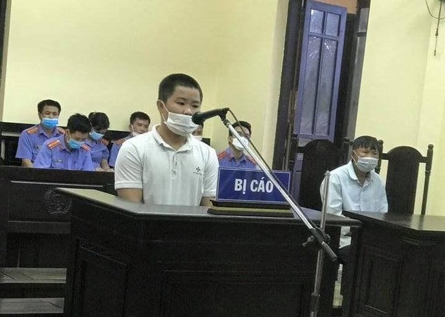 Phạt 7 năm tù vì trộm ô tô để đi gặp bạn gái mới quen qua mạng Phạt 7 năm tù vì trộm ô tô để đi gặp bạn gái mới quen qua mạng