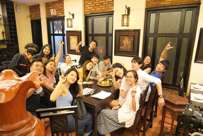 Cây táo nở hoa tập cuối: Châu, Báu bầu vượt mặt, lộ loạt ảnh hậu trường cực độc khiến fan thổn thức nhớ phim - 2 Cây táo nở hoa tập cuối: Châu, Báu bầu vượt mặt, lộ loạt ảnh hậu trường cực độc khiến fan thổn thức nhớ phim - 2