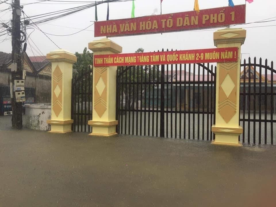 Mưa lớn, quốc lộ và nhà dân ở Hà Tĩnh ngập sâu - 6 Mưa lớn, quốc lộ và nhà dân ở Hà Tĩnh ngập sâu - 6