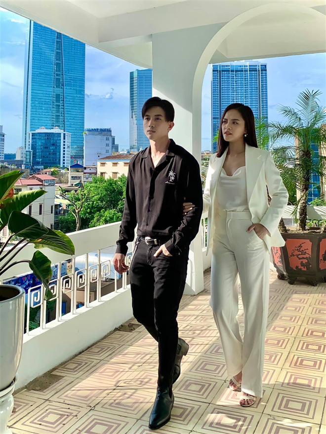 Bộ đồ lụa chia cách tình chị em Hương Vị Tình Thân: Nam mất điểm trong chớp mắt, Thy giản dị vẫn sang - 3 Bộ đồ lụa chia cách tình chị em Hương Vị Tình Thân: Nam mất điểm trong chớp mắt, Thy giản dị vẫn sang - 3