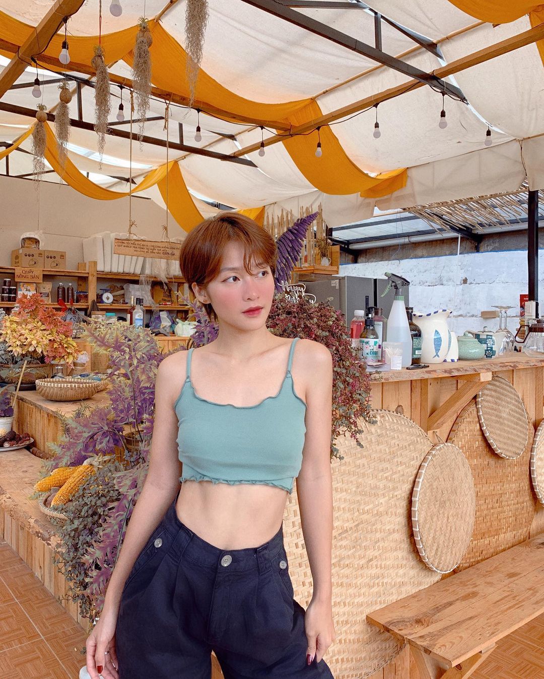 Style ngoài đời của Khả Ngân: Trẻ trung và sexy hết nút, nhưng không xuất sắc như trong '11 Tháng 5 Ngày'? - 13 Style ngoài đời của Khả Ngân: Trẻ trung và sexy hết nút, nhưng không xuất sắc như trong '11 Tháng 5 Ngày'? - 13