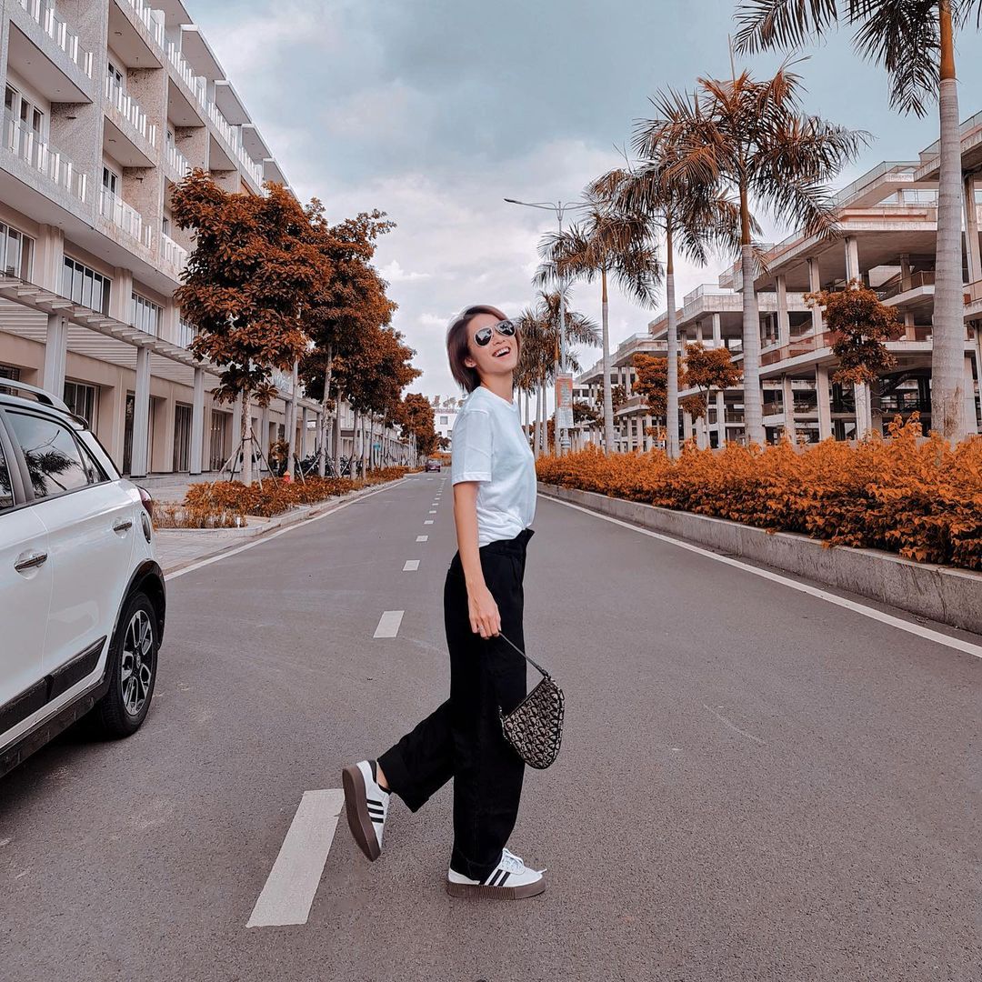 Style ngoài đời của Khả Ngân: Trẻ trung và sexy hết nút, nhưng không xuất sắc như trong '11 Tháng 5 Ngày'? - 7 Style ngoài đời của Khả Ngân: Trẻ trung và sexy hết nút, nhưng không xuất sắc như trong '11 Tháng 5 Ngày'? - 7