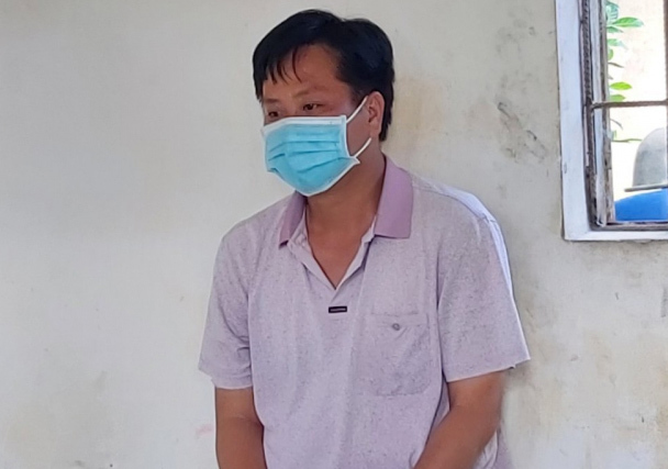 Chân tướng gã đàn ông xâm hại bé gái sống lang thang ở Vĩnh Long Chân tướng gã đàn ông xâm hại bé gái sống lang thang ở Vĩnh Long