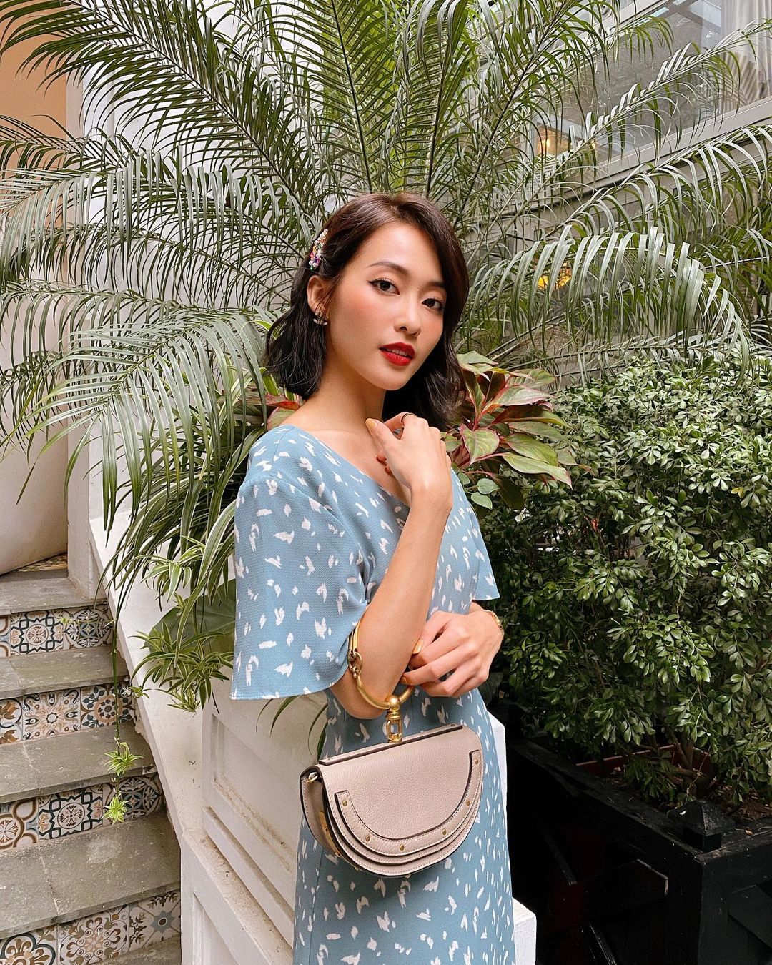 Style ngoài đời của Khả Ngân: Trẻ trung và sexy hết nút, nhưng không xuất sắc như trong '11 Tháng 5 Ngày'? - 2 Style ngoài đời của Khả Ngân: Trẻ trung và sexy hết nút, nhưng không xuất sắc như trong '11 Tháng 5 Ngày'? - 2