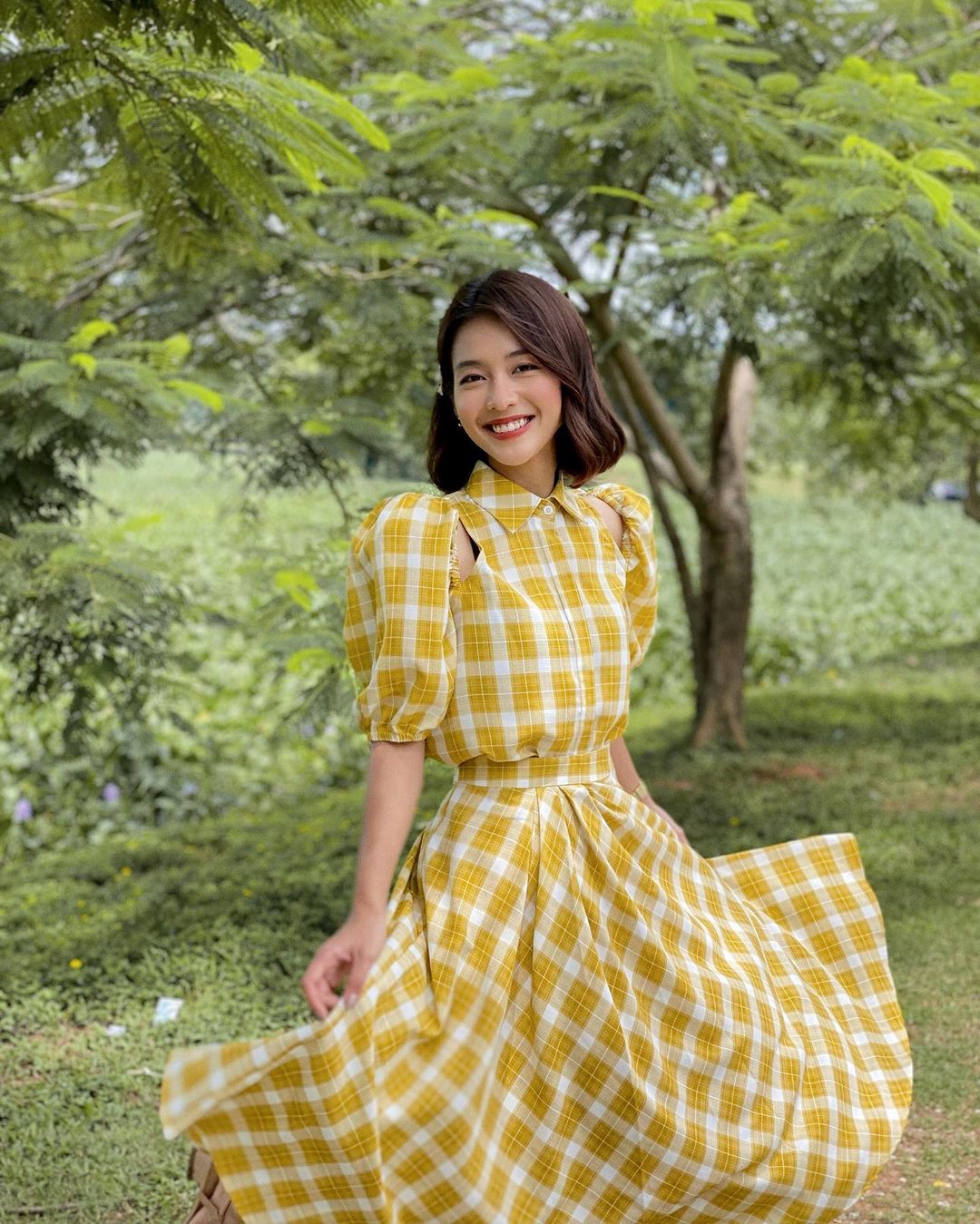 Style ngoài đời của Khả Ngân: Trẻ trung và sexy hết nút, nhưng không xuất sắc như trong '11 Tháng 5 Ngày'? Style ngoài đời của Khả Ngân: Trẻ trung và sexy hết nút, nhưng không xuất sắc như trong '11 Tháng 5 Ngày'?