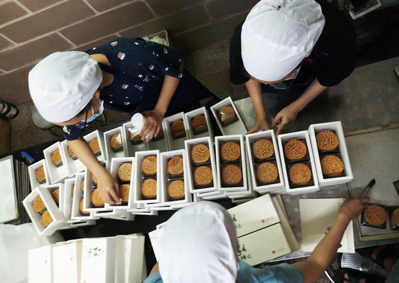 Đột biến tuần cuối, bếp bánh trung thu đồng loạt dừng bán - 4 Đột biến tuần cuối, bếp bánh trung thu đồng loạt dừng bán - 4