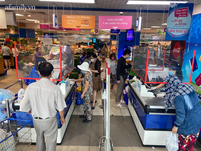 CHÍNH THỨC: TP.HCM giãn cách xã hội đến hết ngày 30/9, người dân quận 7, Củ Chi và Cần Giờ được đi chợ 1 lần/tuần - 1 CHÍNH THỨC: TP.HCM giãn cách xã hội đến hết ngày 30/9, người dân quận 7, Củ Chi và Cần Giờ được đi chợ 1 lần/tuần - 1