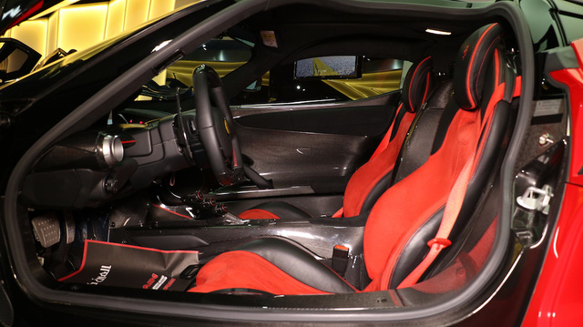 Lộ diện thời gian Ferrari LaFerrari đầu tiên về Việt Nam gia nhập bộ sưu tập siêu xe khủng của nữ doanh nhân 9x - 9 Lộ diện thời gian Ferrari LaFerrari đầu tiên về Việt Nam gia nhập bộ sưu tập siêu xe khủng của nữ doanh nhân 9x - 9