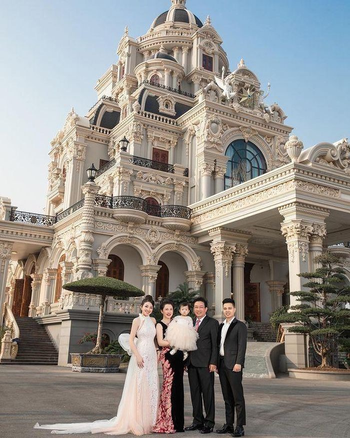 Sau lễ cưới 200 cây vàng, cô dâu Nam Định tiếp tục khoe cuộc sống vương giả gây choáng ngợp - 2 Sau lễ cưới 200 cây vàng, cô dâu Nam Định tiếp tục khoe cuộc sống vương giả gây choáng ngợp - 2