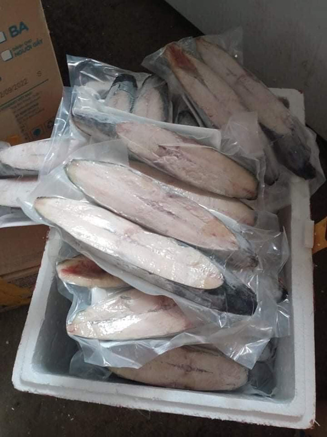 Hải sản về Hà Nội với giá rẻ chưa từng có, người dân 'tranh thủ' ăn 'sang' Hải sản về Hà Nội với giá rẻ chưa từng có, người dân 'tranh thủ' ăn 'sang'