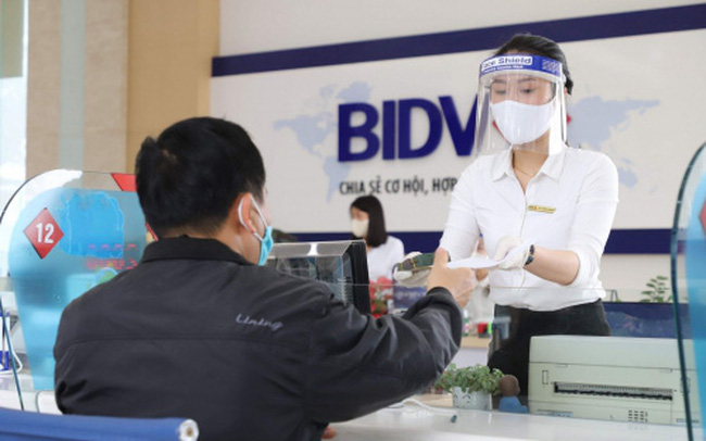 Vì sao mặt bằng lãi suất huy động tiếp tục giảm sâu? Vì sao mặt bằng lãi suất huy động tiếp tục giảm sâu?