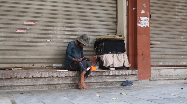 Hà Nội hỗ trợ đưa lao động về quê, vì sao nhiều người quyết bám trụ? Hà Nội hỗ trợ đưa lao động về quê, vì sao nhiều người quyết bám trụ?