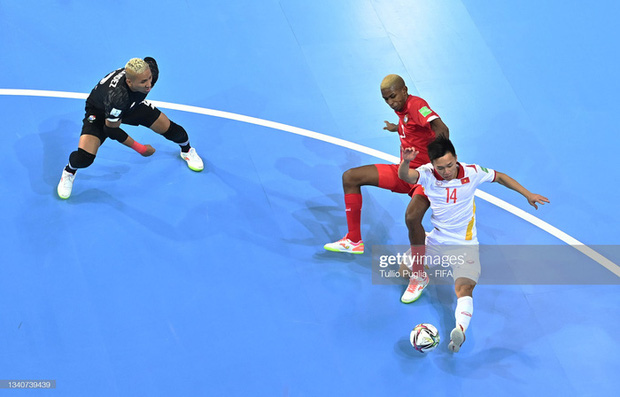 Cầu thủ sinh năm 1998 tung cú sút mang về 500 triệu cho tuyển futsal Việt Nam, và mở ra cơ hội tiến xa tại World Cup 2021 - 1 Cầu thủ sinh năm 1998 tung cú sút mang về 500 triệu cho tuyển futsal Việt Nam, và mở ra cơ hội tiến xa tại World Cup 2021 - 1