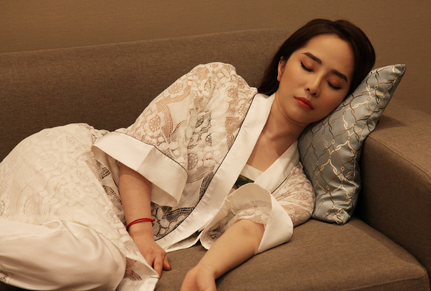 4 phim truyền hình Việt có nữ chính ăn diện bao đẹp: Hóa ra Phương Oanh cũng từng có thời sang chảnh hú hồn - 19 4 phim truyền hình Việt có nữ chính ăn diện bao đẹp: Hóa ra Phương Oanh cũng từng có thời sang chảnh hú hồn - 19
