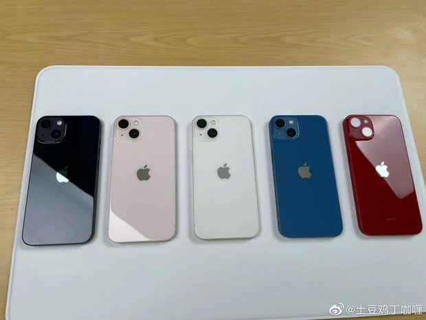 Chưa lên kệ, iPhone 13 đã lộ hết ảnh 'full không che', nhưng lại không lung linh như trên sự kiện? Chưa lên kệ, iPhone 13 đã lộ hết ảnh 'full không che', nhưng lại không lung linh như trên sự kiện?