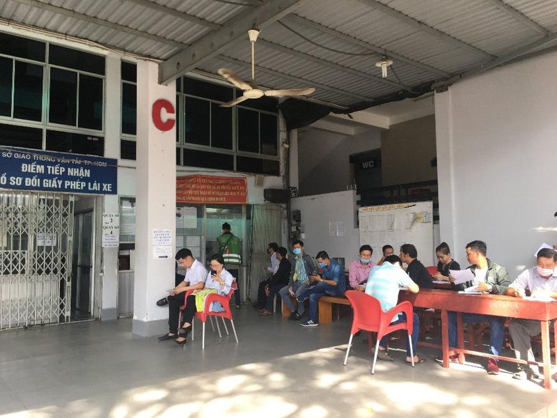 Người dân TP.HCM làm gì khi bằng lái xe hết hạn lúc giãn cách? Người dân TP.HCM làm gì khi bằng lái xe hết hạn lúc giãn cách?