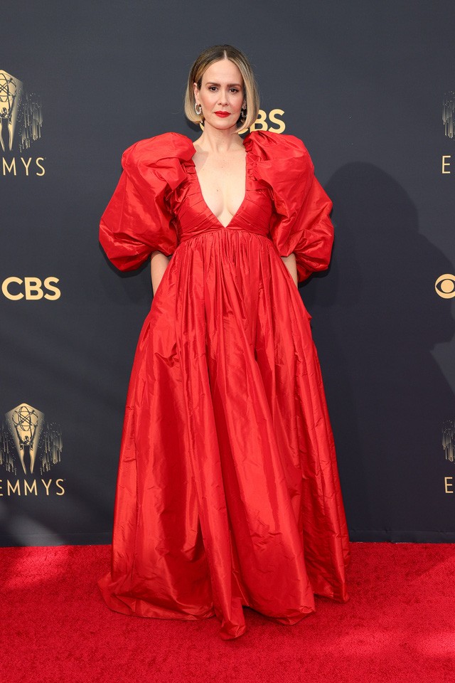 Sao Hollywood diện trang phục của NTK Công Trí tham dự Lễ trao giải Emmy 2021 - 11 Sao Hollywood diện trang phục của NTK Công Trí tham dự Lễ trao giải Emmy 2021 - 11
