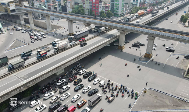 Hà Nội: Đường vành đai 3 trên cao ùn tắc hàng km từ Linh Đàm tới nút giao Phạm Hùng Hà Nội: Đường vành đai 3 trên cao ùn tắc hàng km từ Linh Đàm tới nút giao Phạm Hùng