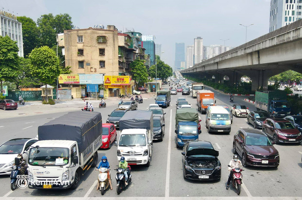 Hà Nội: Đường vành đai 3 trên cao ùn tắc hàng km từ Linh Đàm tới nút giao Phạm Hùng - 11 Hà Nội: Đường vành đai 3 trên cao ùn tắc hàng km từ Linh Đàm tới nút giao Phạm Hùng - 11
