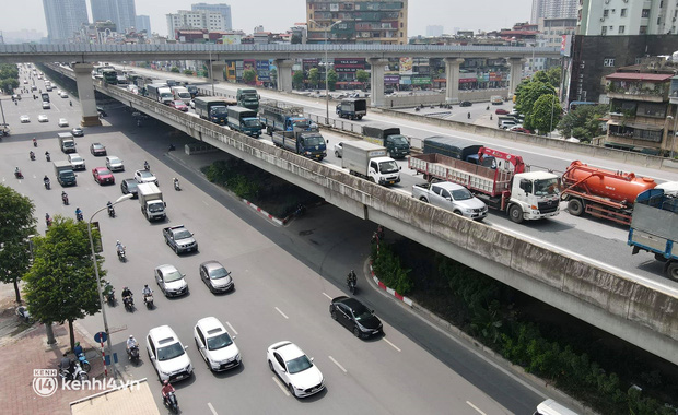 Hà Nội: Đường vành đai 3 trên cao ùn tắc hàng km từ Linh Đàm tới nút giao Phạm Hùng - 6 Hà Nội: Đường vành đai 3 trên cao ùn tắc hàng km từ Linh Đàm tới nút giao Phạm Hùng - 6