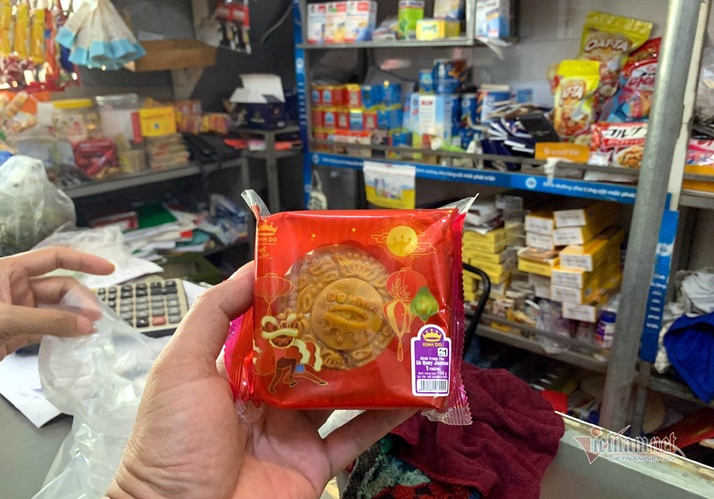 Bất ngờ ở Hà thành: Bánh Trung thu khan hiếm, chưa dọn cỗ đã hết sạch - 2 Bất ngờ ở Hà thành: Bánh Trung thu khan hiếm, chưa dọn cỗ đã hết sạch - 2