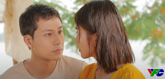 11 tháng 5 ngày tập 24: Muốn tái hiện cảnh phim ngôn tình, Đăng sắp hôn Nhi dưới mưa? - 3 11 tháng 5 ngày tập 24: Muốn tái hiện cảnh phim ngôn tình, Đăng sắp hôn Nhi dưới mưa? - 3