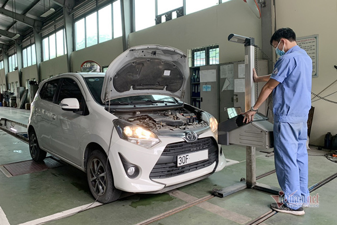 Ô tô dính ‘phạt nguội’ vẫn được đăng kiểm tạm với thời hạn 15 ngày Ô tô dính ‘phạt nguội’ vẫn được đăng kiểm tạm với thời hạn 15 ngày